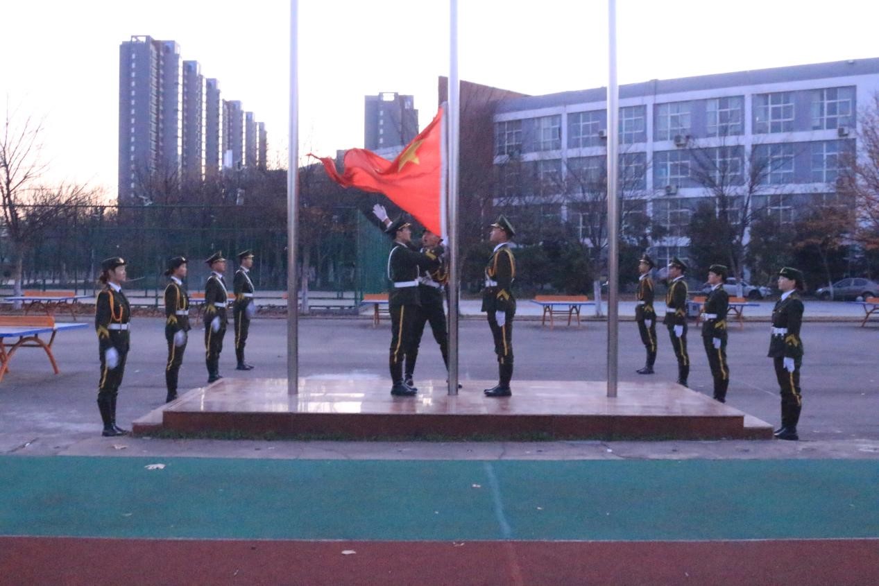 谈球吧体育